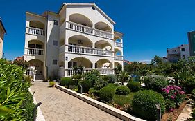 Apartments Kendes